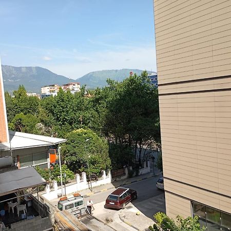 Royal 3 Hostel Tirana Exterior photo